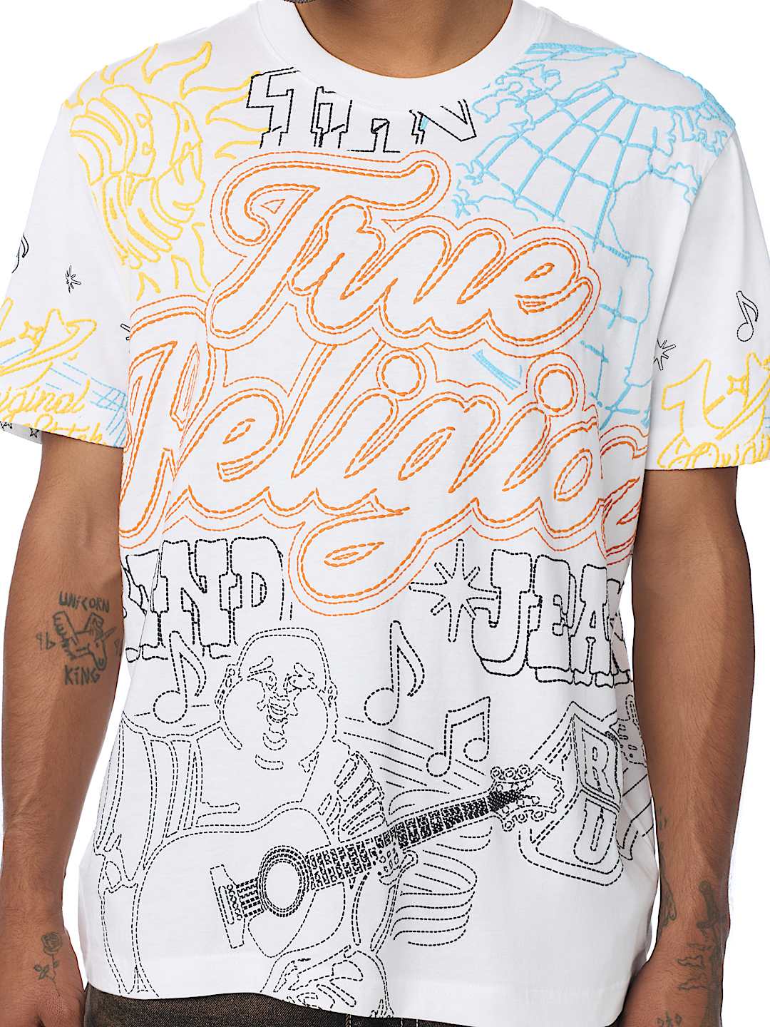 TROPHY TEE