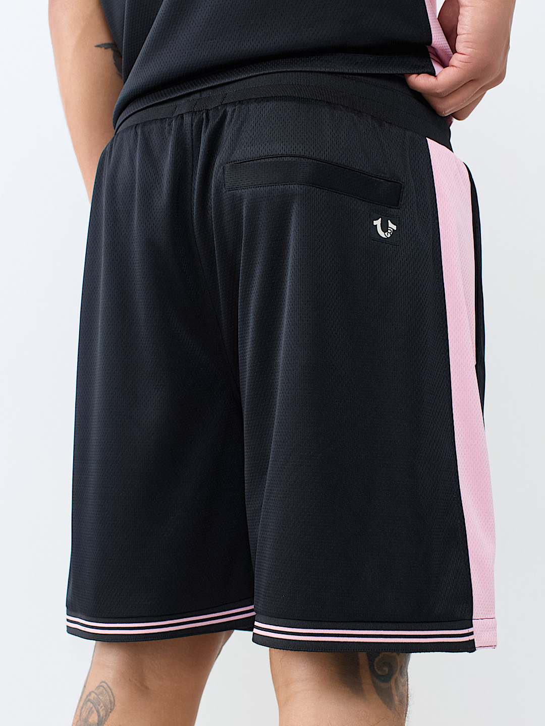 PANEL-BLOCKED MESH SHORT