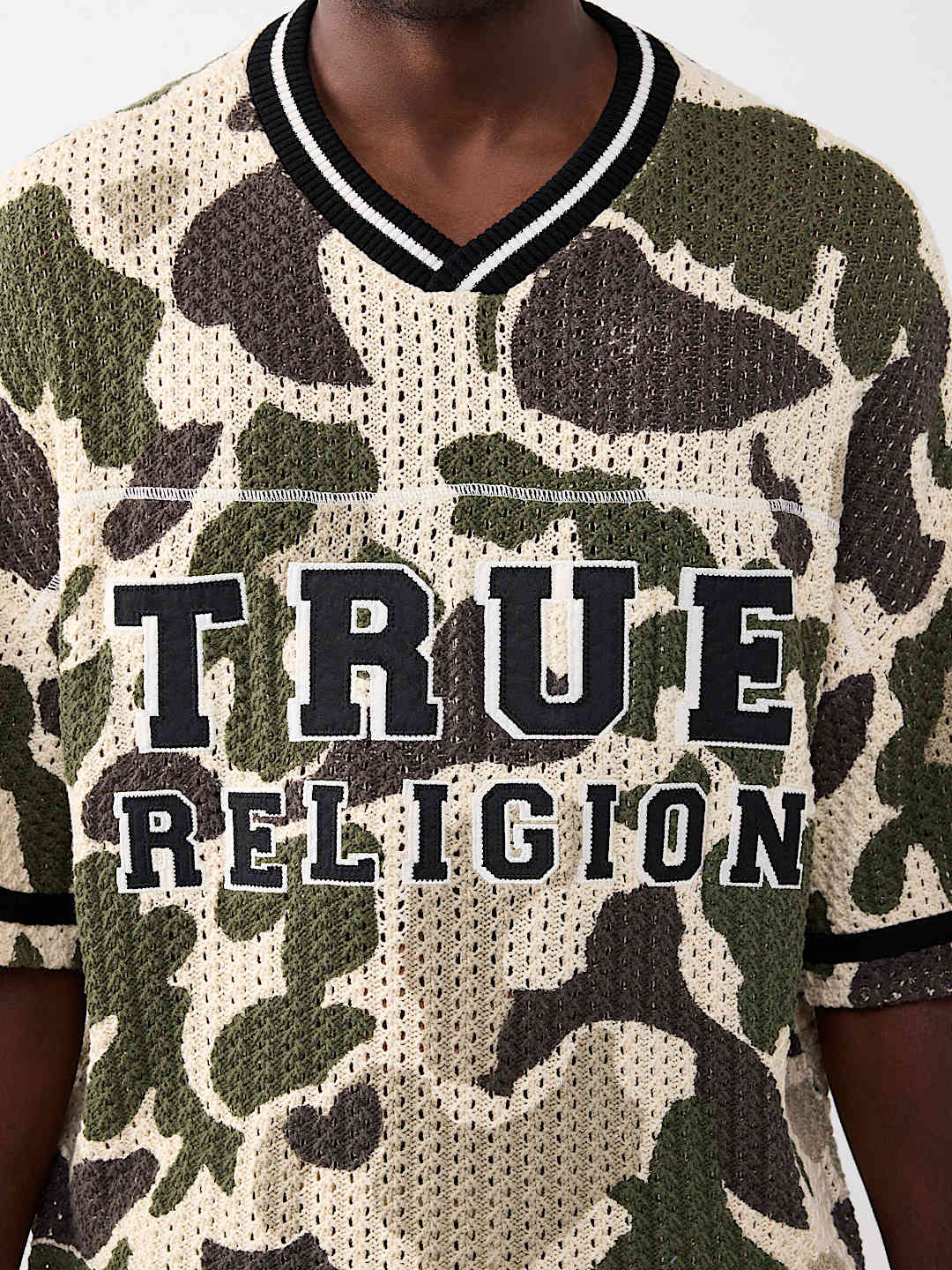 CAMISA EXTRAGRANDE DE TEJIDO ABIERTO CON CAMUFLAJE, image 4