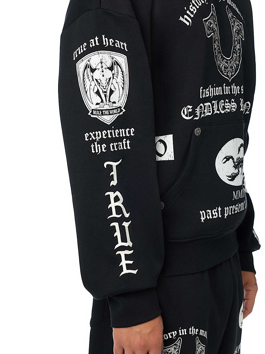 ENDLESS REIGN BOXY HOODIE