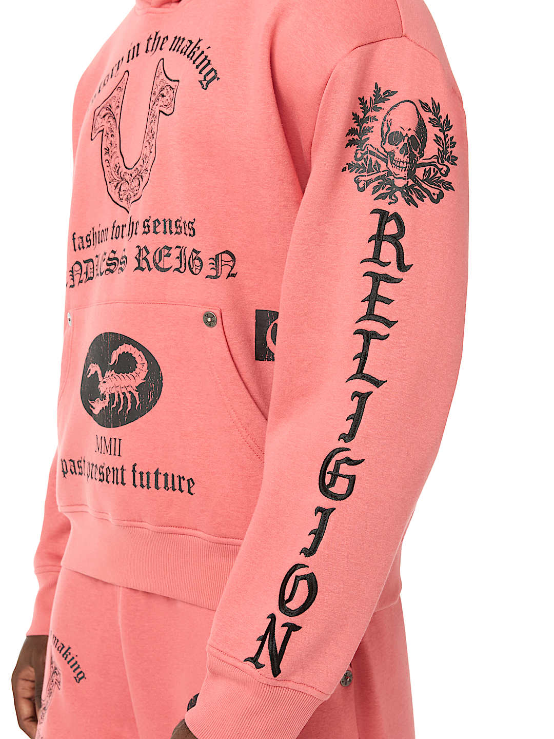 ENDLESS REIGN BOXY HOODIE