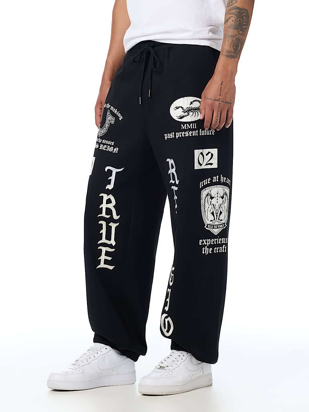 ENDLESS REIGN BAGGY JOGGER
