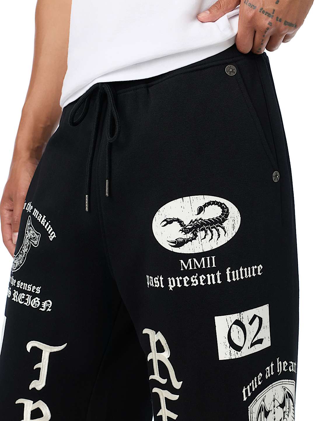 ENDLESS REIGN BAGGY JOGGER