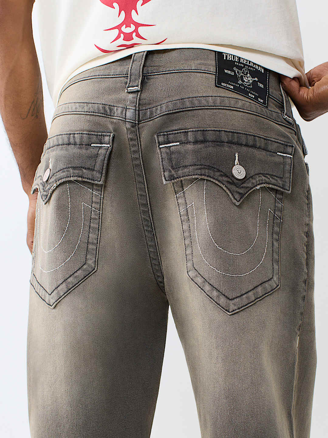 BOBBY TRIBAL LOGO FLAP BAGGY JEAN 32"