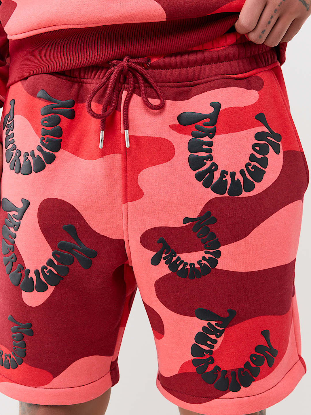 CAMO GROOVY HORSESHOE FLEECE SHORT