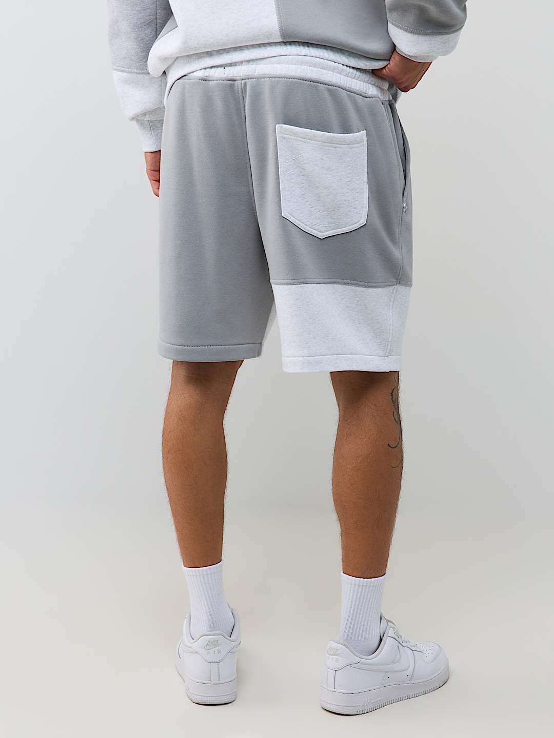 SPLICED FLEECE SHORT