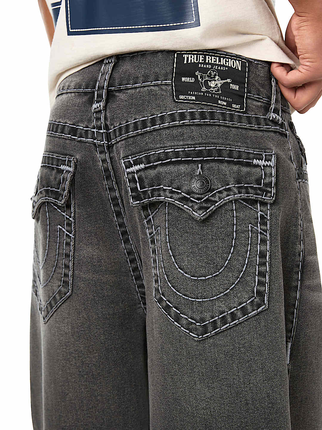 LOOSE FIT SUPER T JEAN