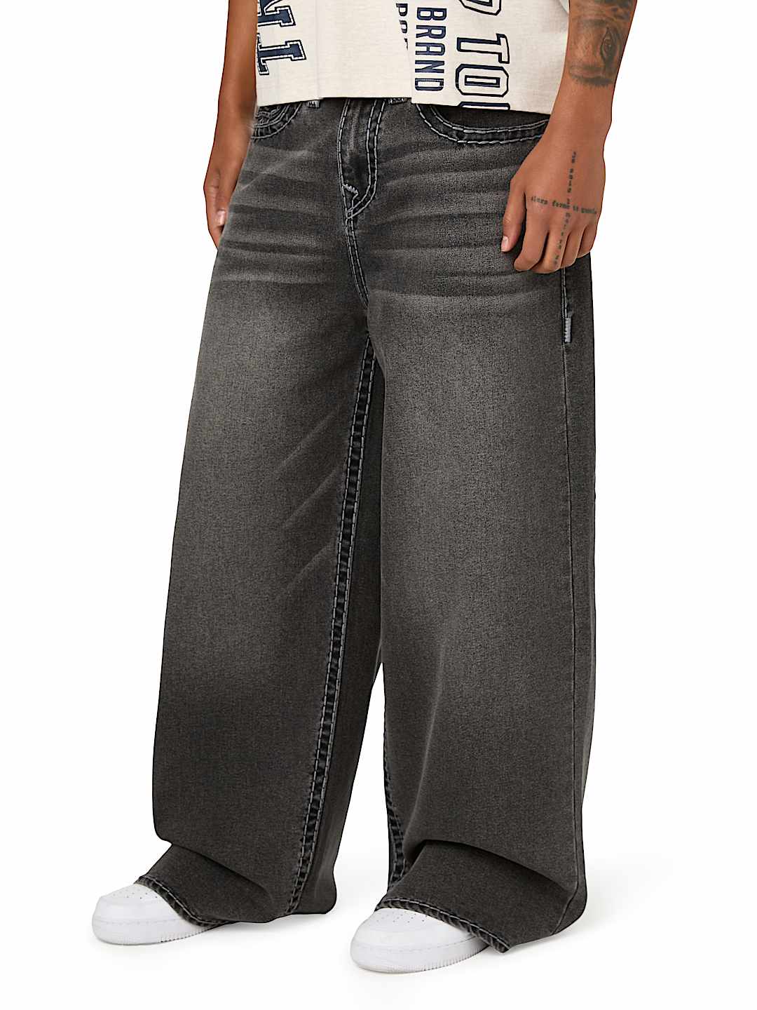 LOOSE FIT SUPER T JEAN