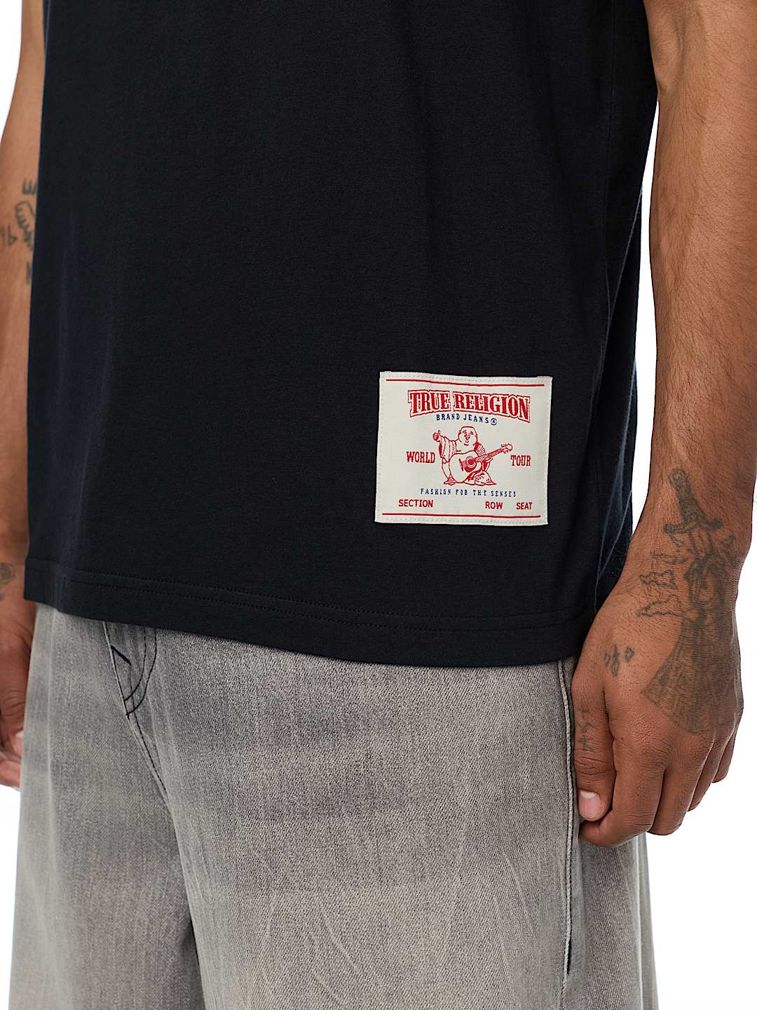 COLLEGIATE APPLIQU&Eacute; LOGO TEE