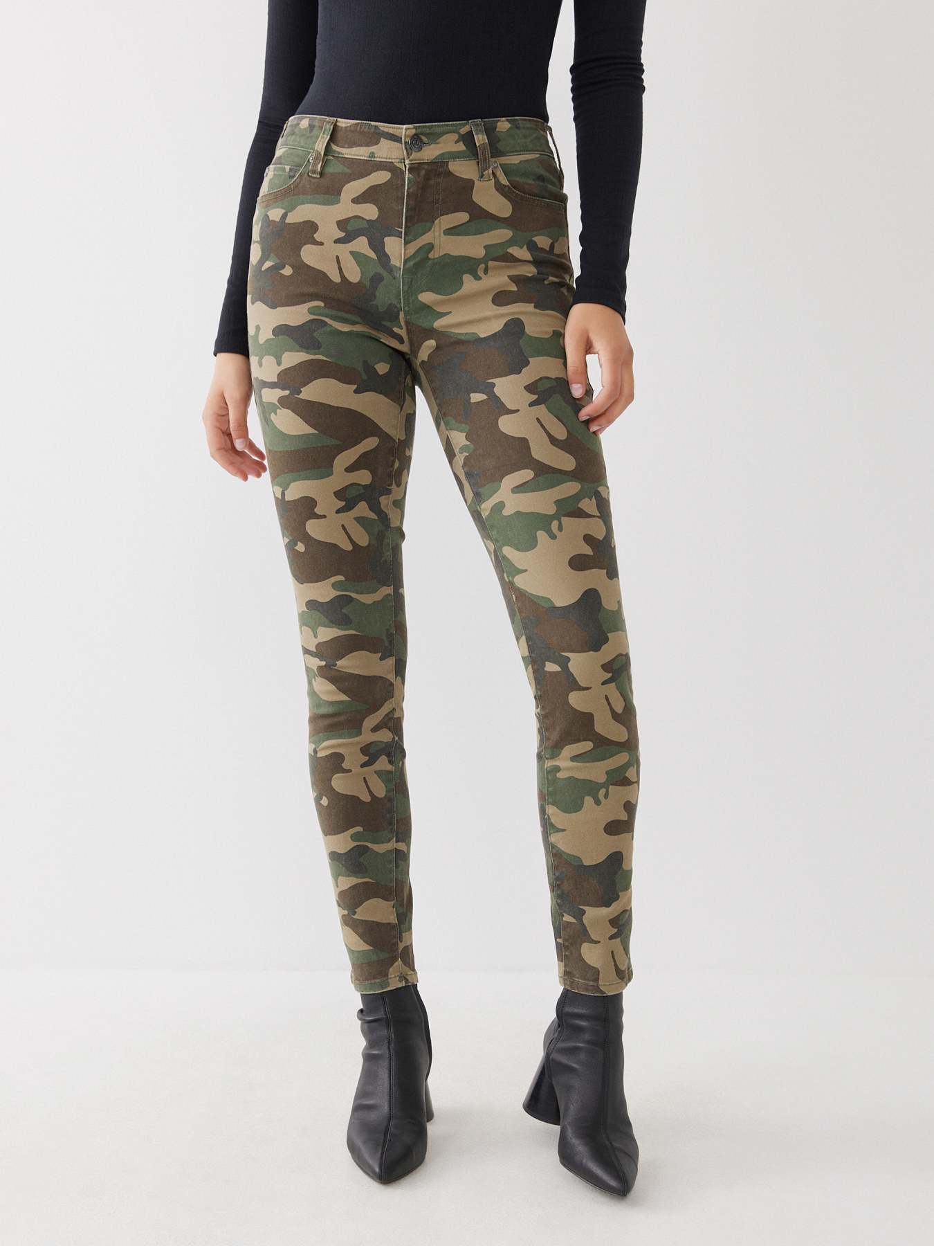 JENNIE CAMO CURVY SKINNY JEAN