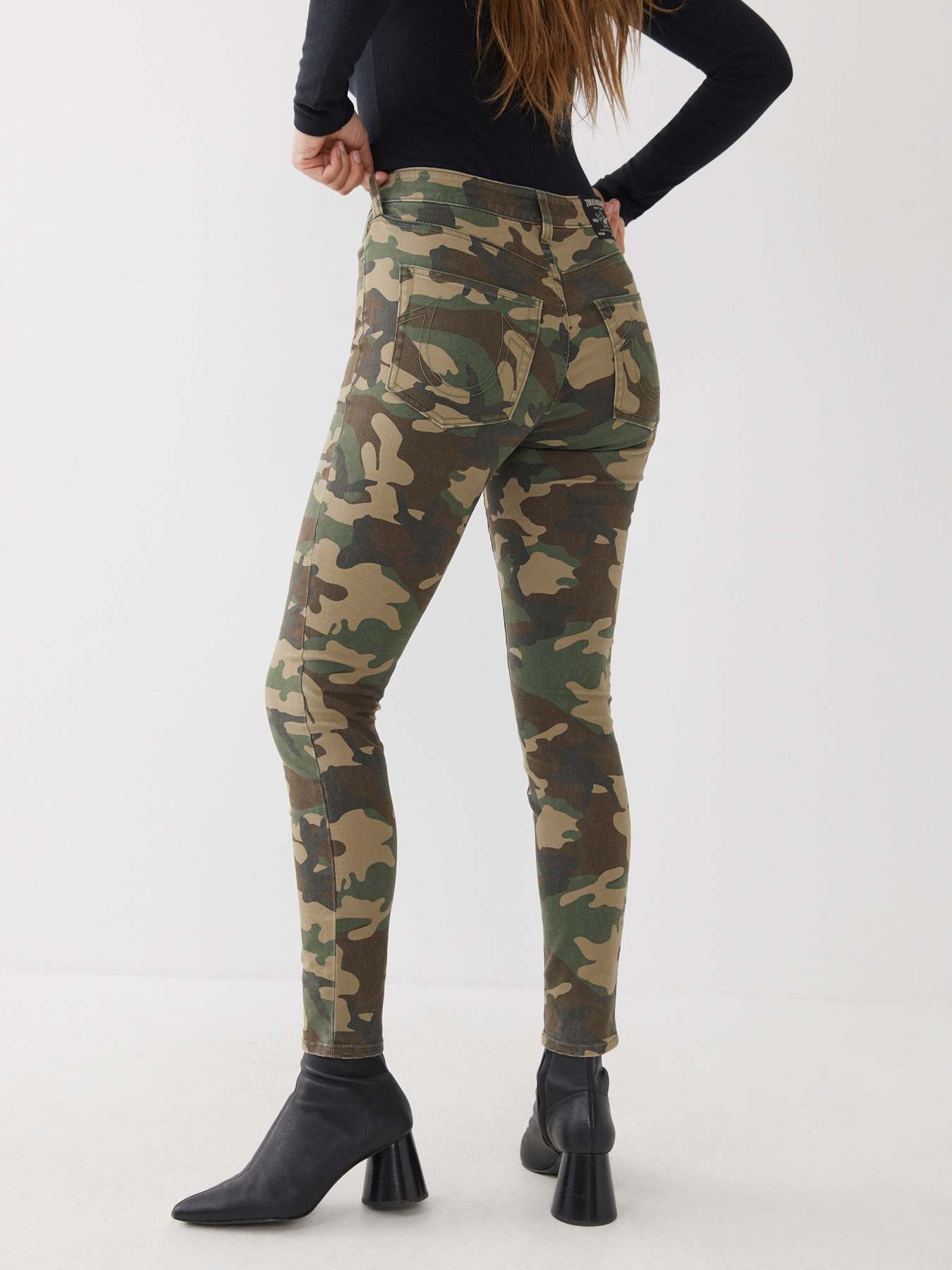 JENNIE CAMO CURVY SKINNY JEAN