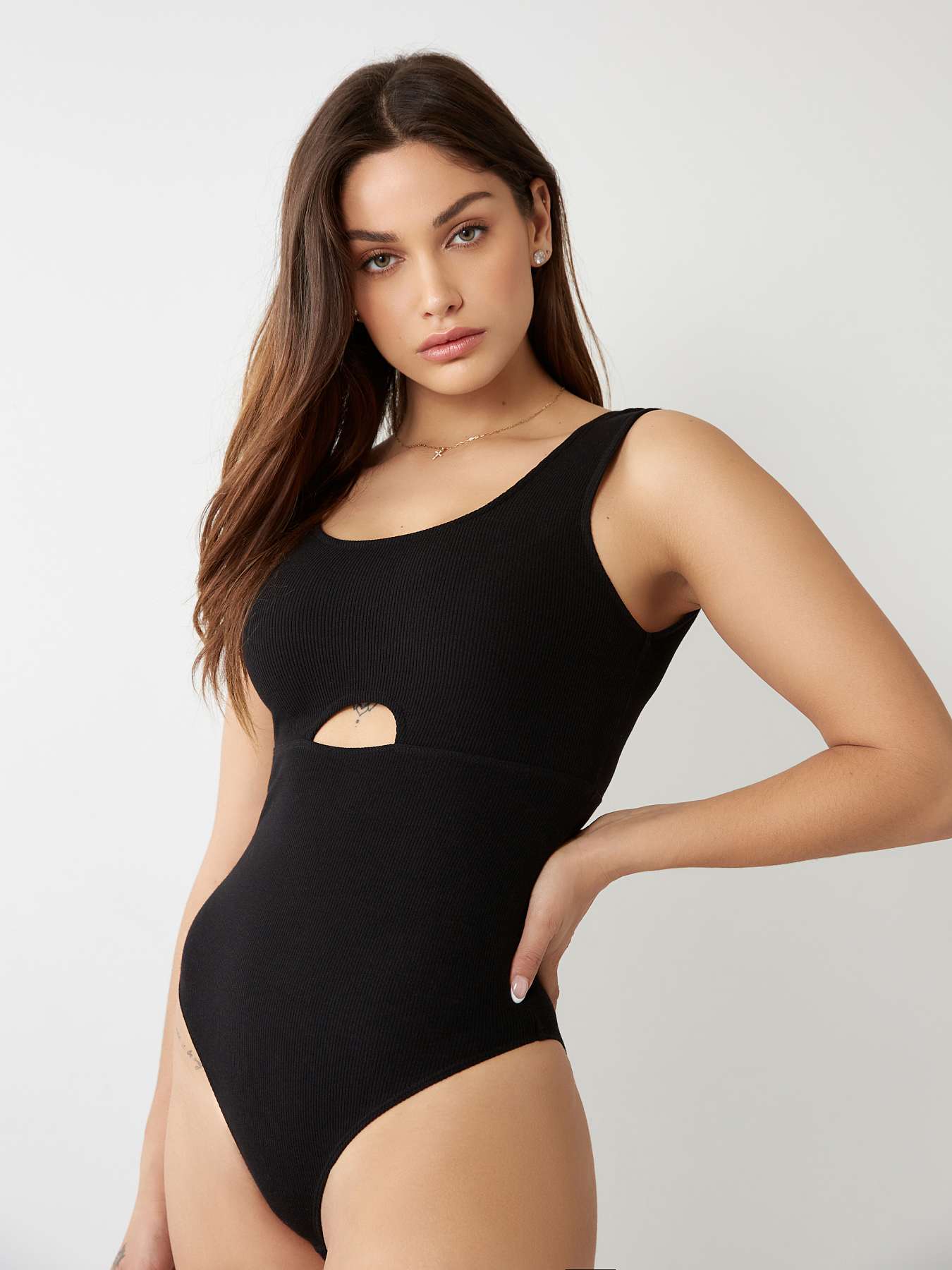 BODY CON RECORTES, image 2