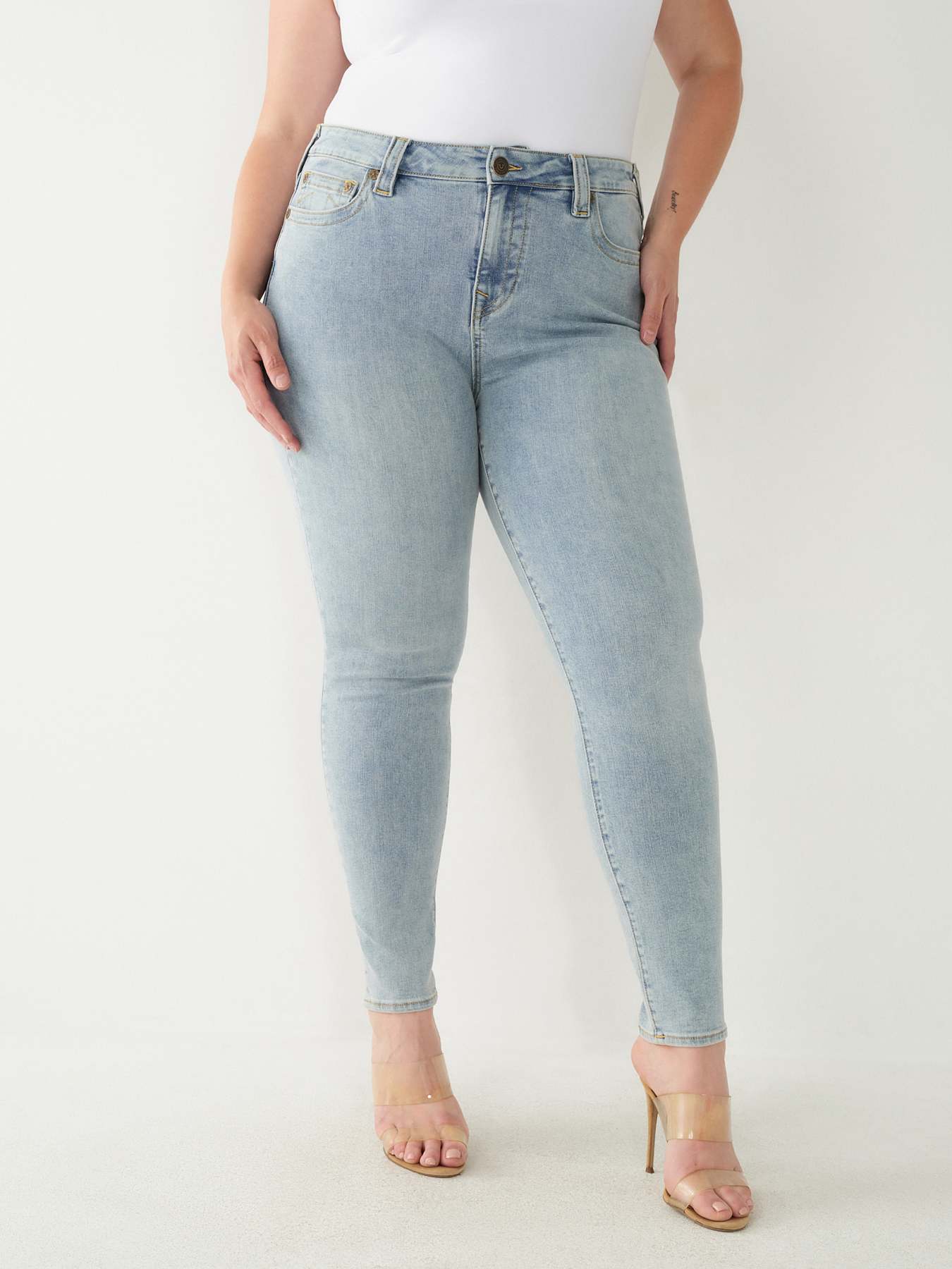 JENNIE MID RISE CURVY SKINNY JEAN