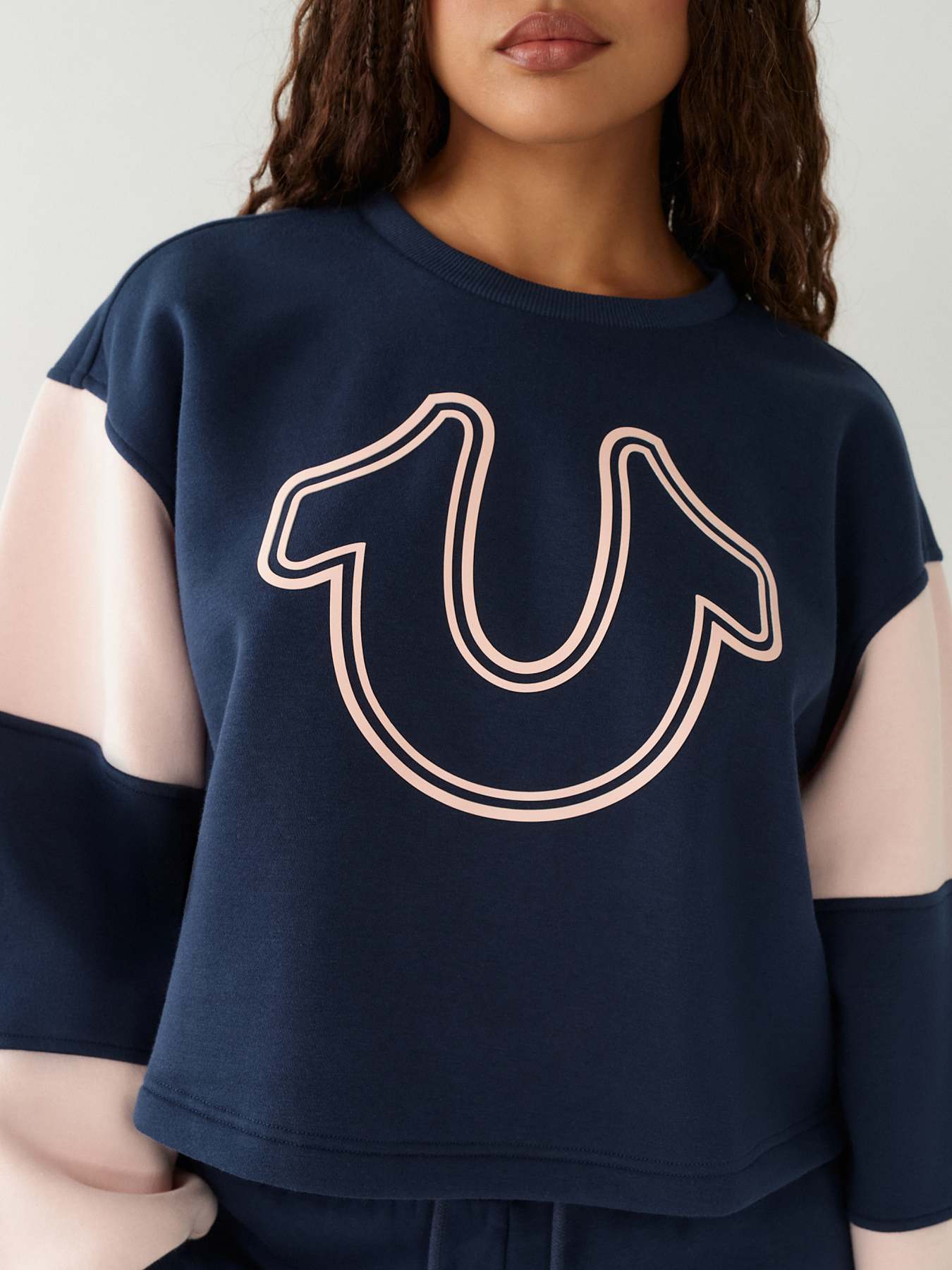 LOGO CROP SWEATSHIRT