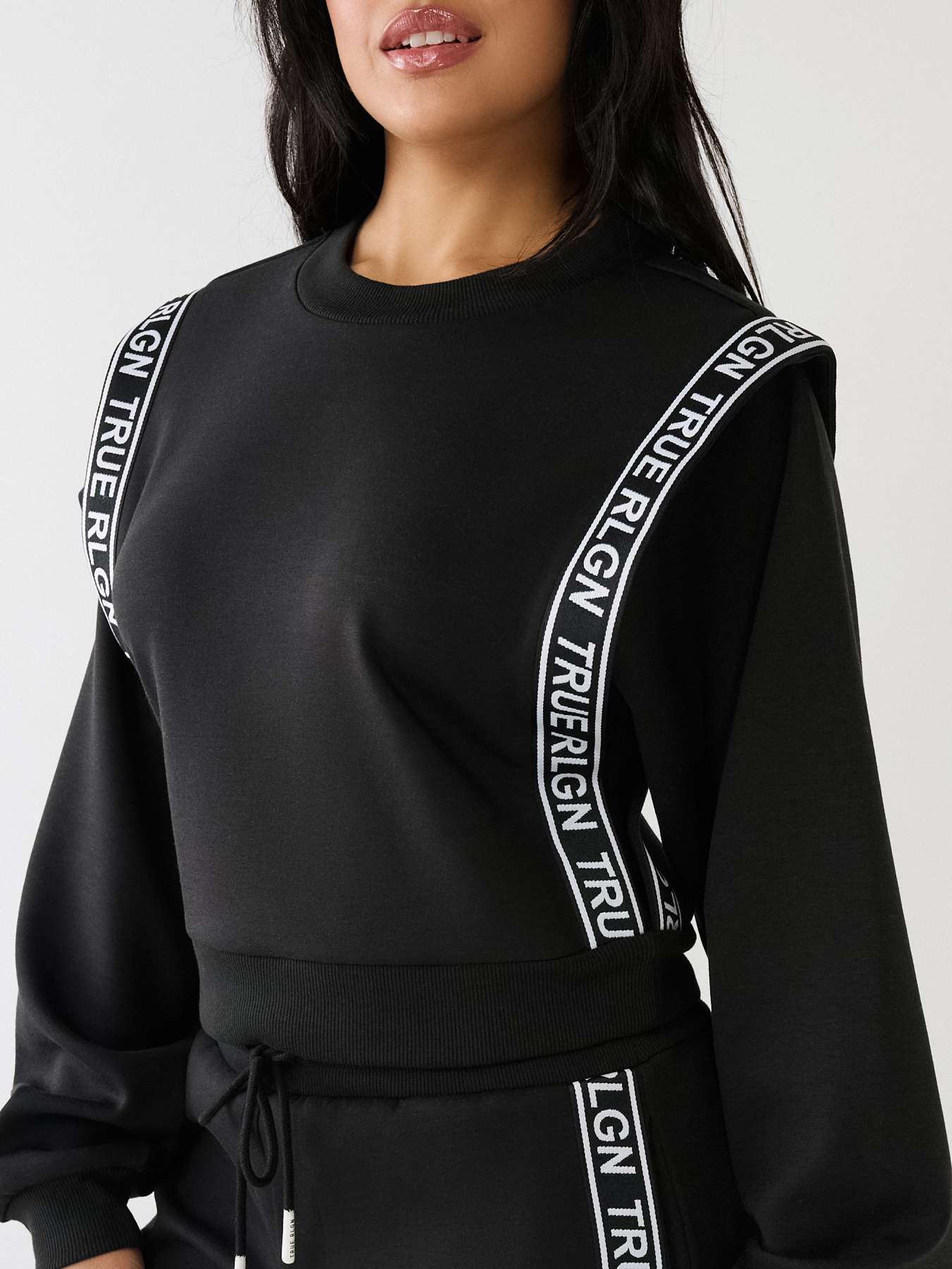 TR LOGO TAPE TRIM SWEATER