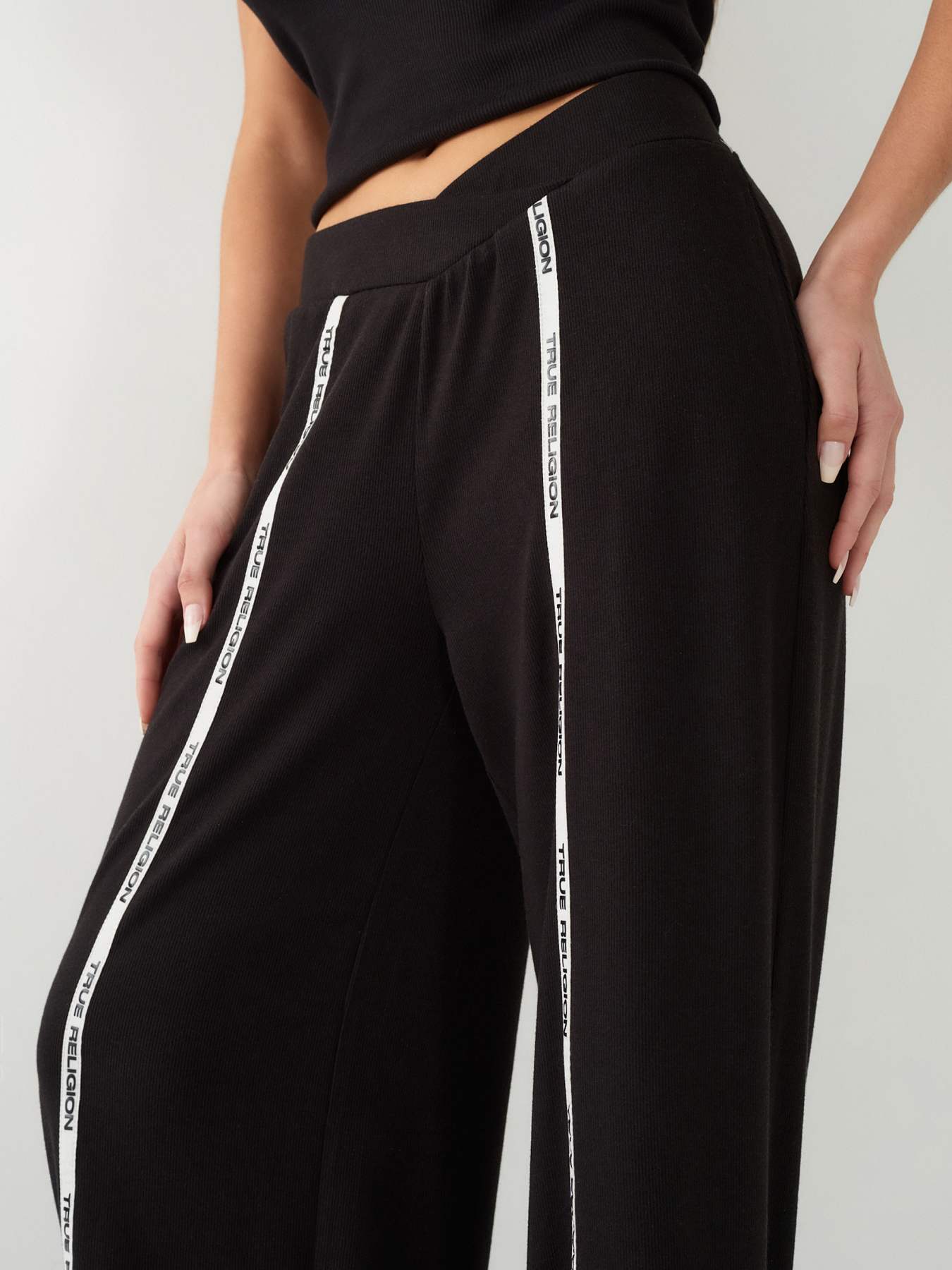 WIDE LEG LOGO TRIM JOGGER, image 2