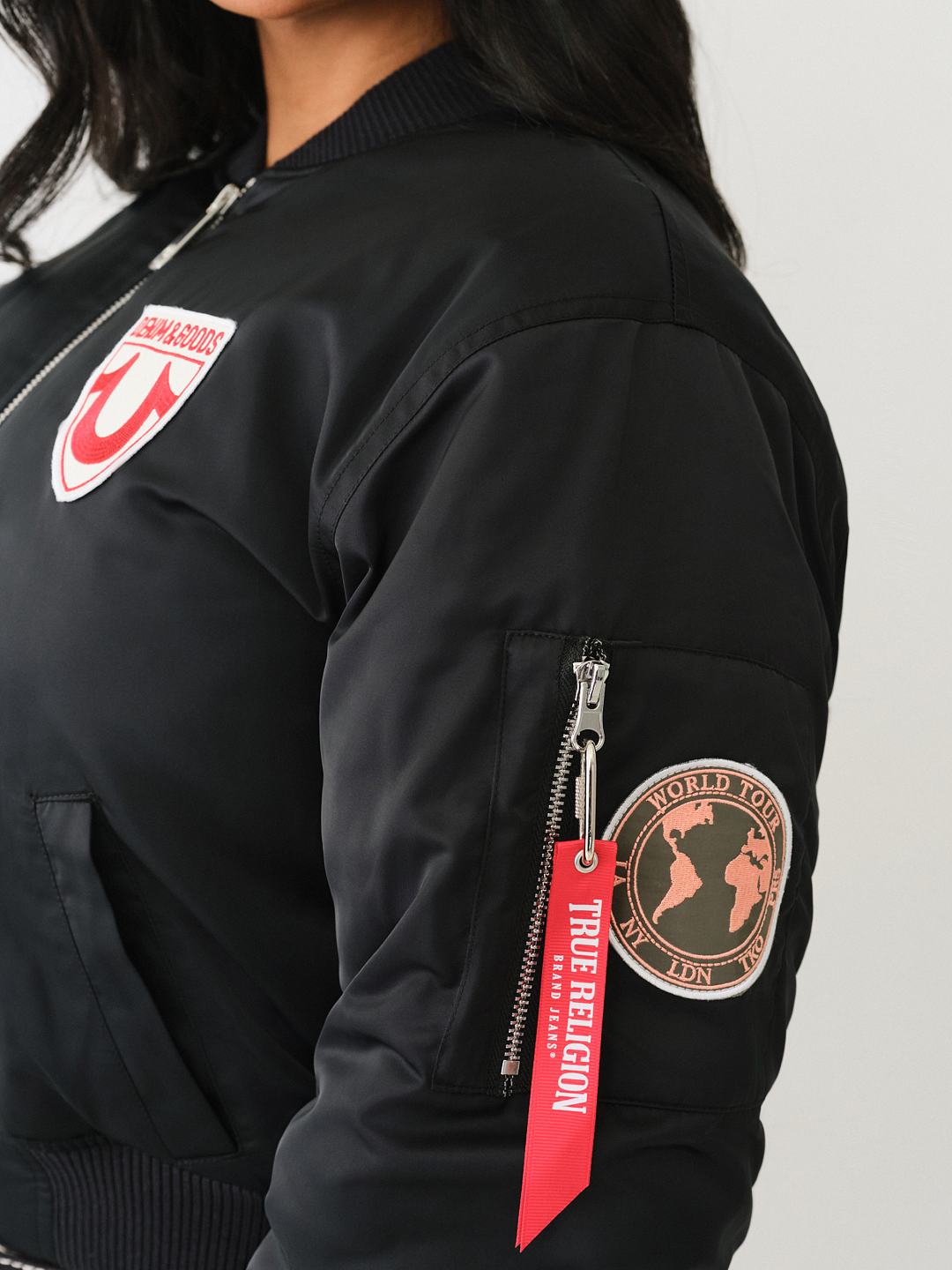 CHAQUETA TIPO BOMBER CON PARCHES TR