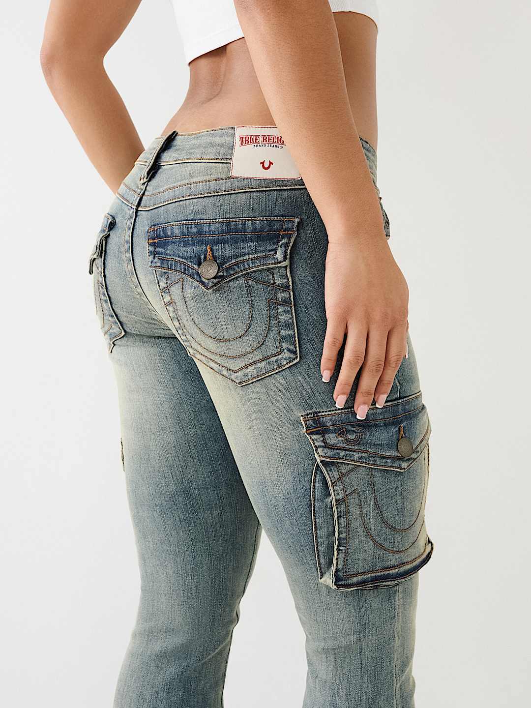 Женские джинсы True Religion Becca низкой посадки, карго-клеш, средняя винтажная стирка