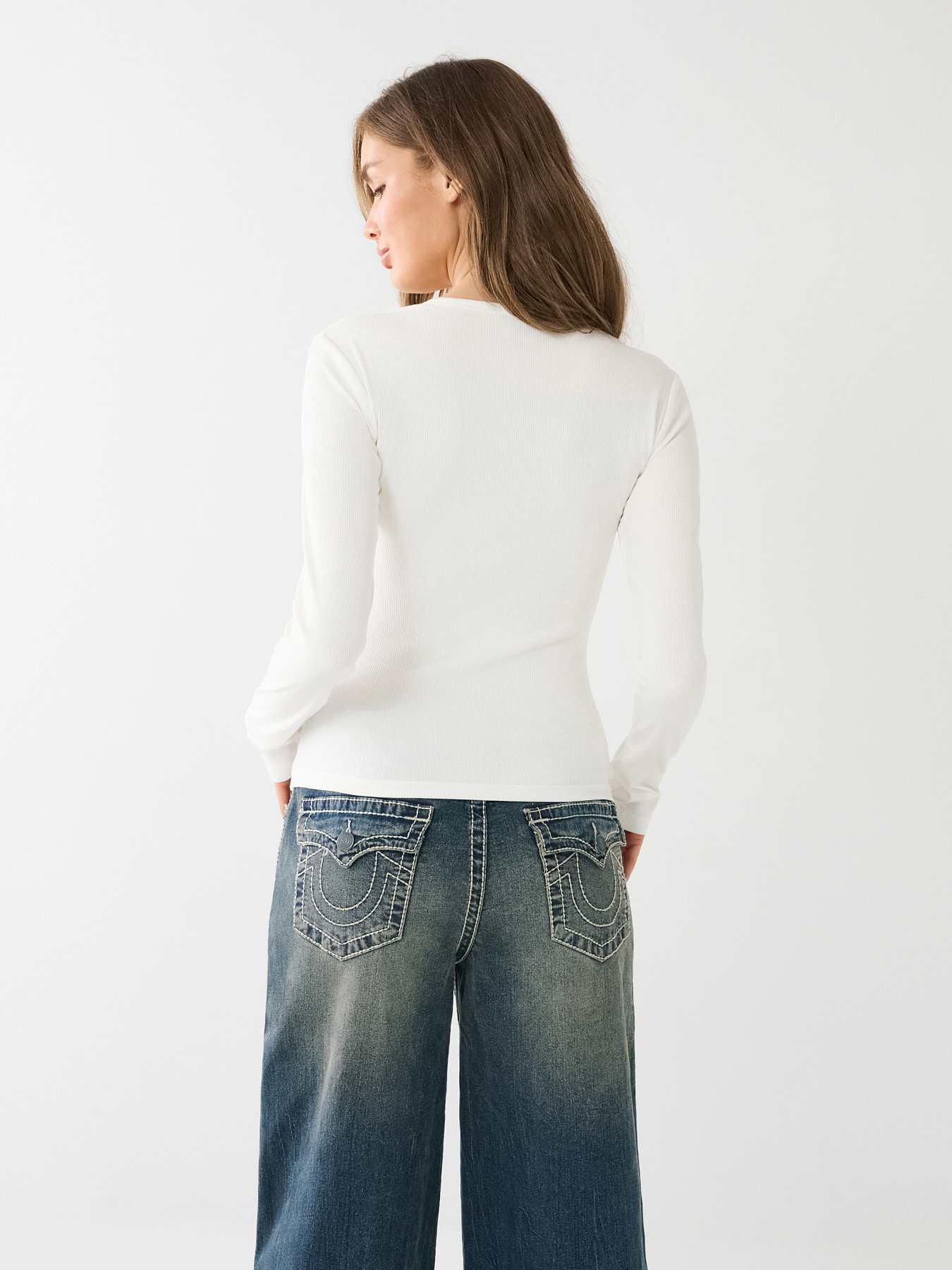 CAMISETA BABY FRUNCIDA CON HERRADURA EN CRISTALES, image 5