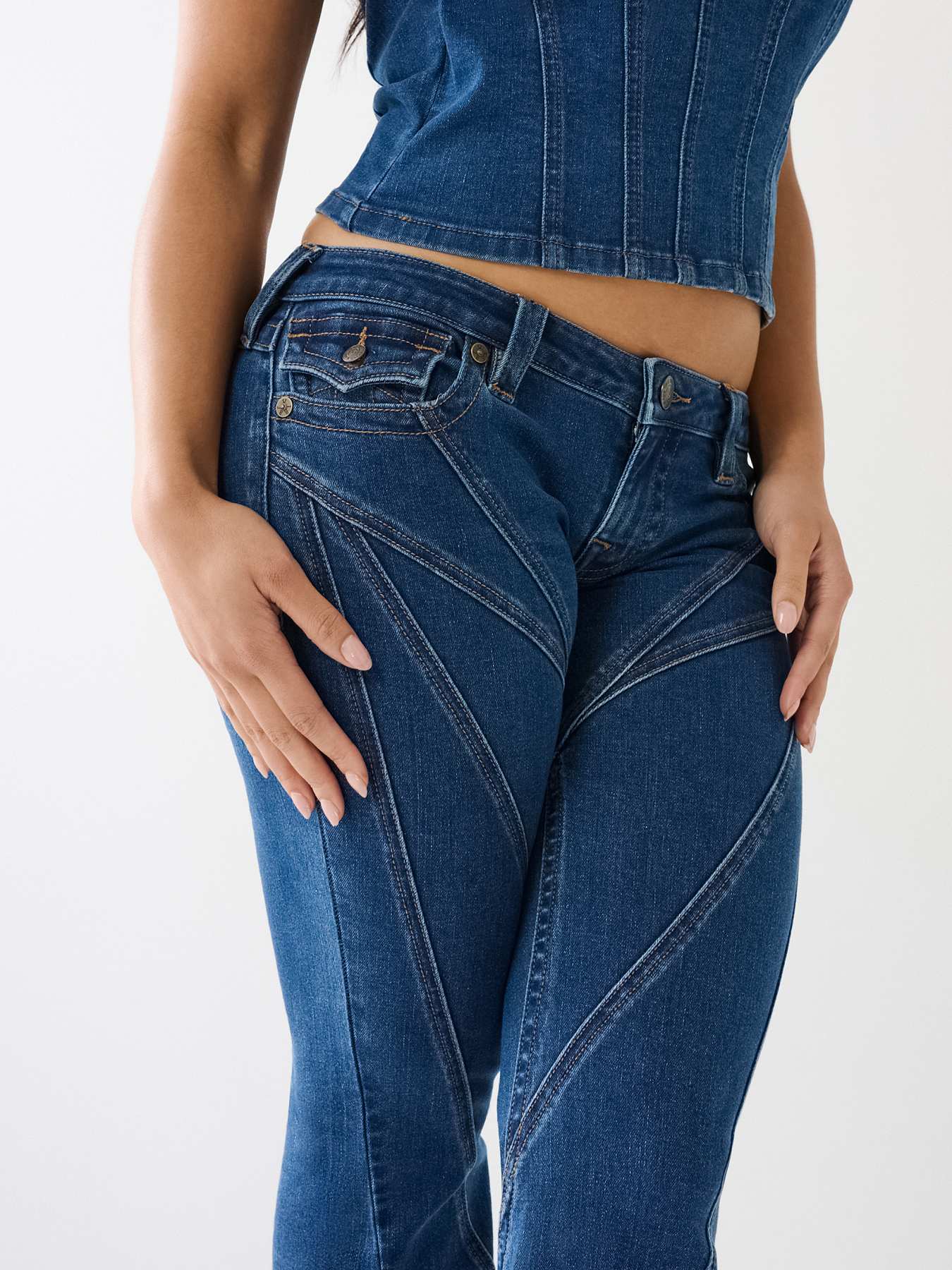 JOEY LOW-RISE SEAMING FLARED JEAN