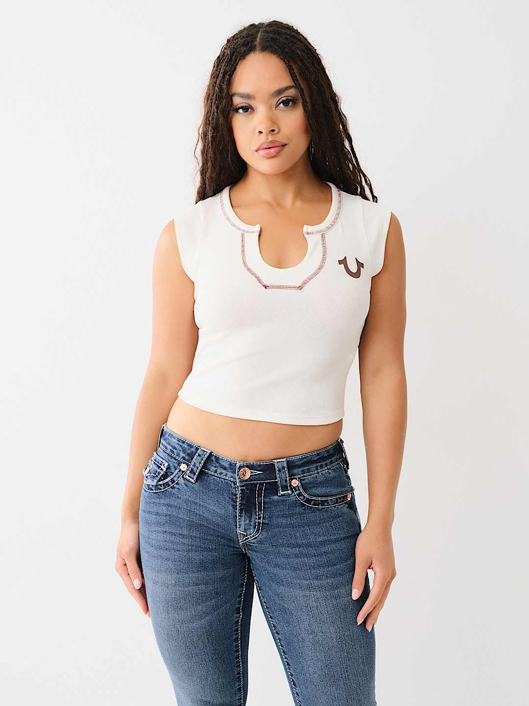 HORSESHOE NOTCH CROP TEE, image 3