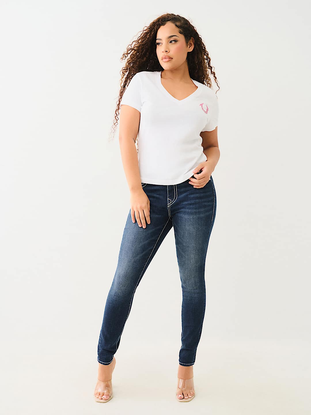 CRYSTAL OMBRE HORSESHOE V NECK TEE