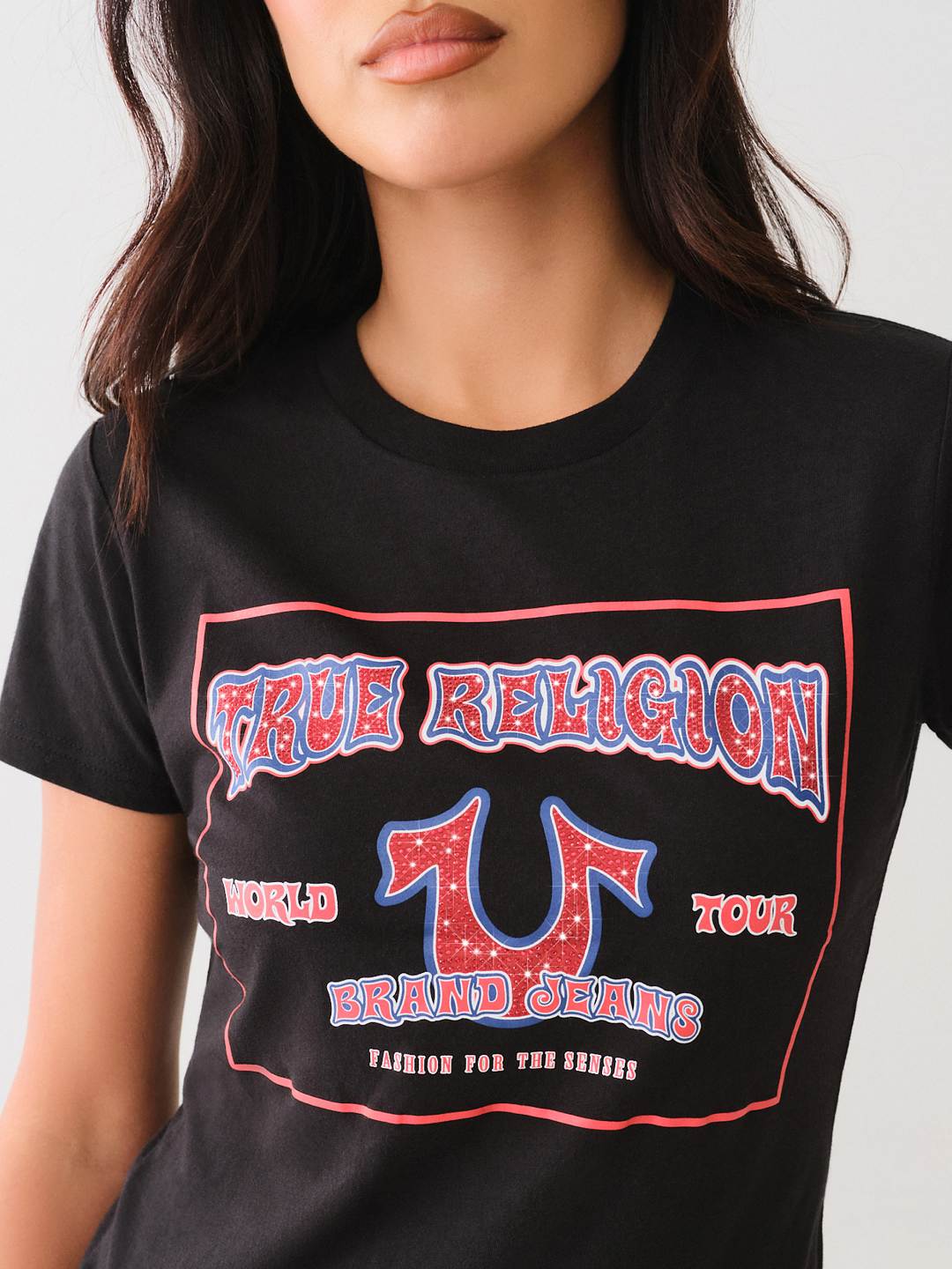 CRYSTAL RETRO HORSESHOE CREW TEE