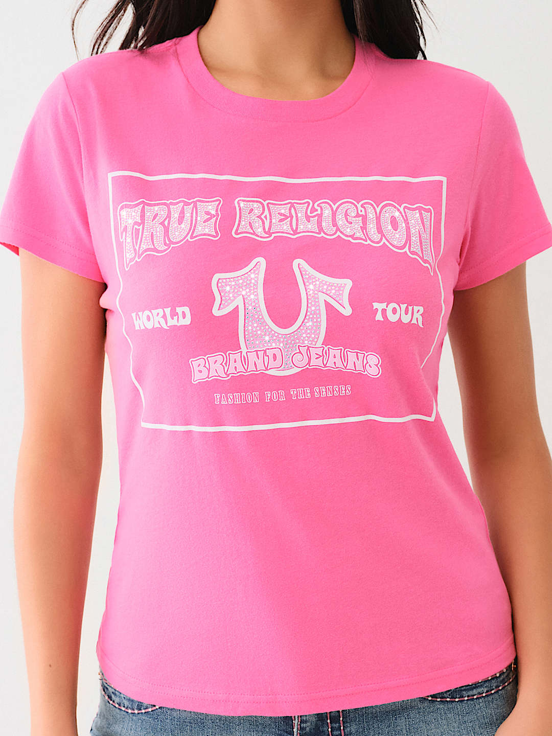 CRYSTAL RETRO HORSESHOE CREW TEE