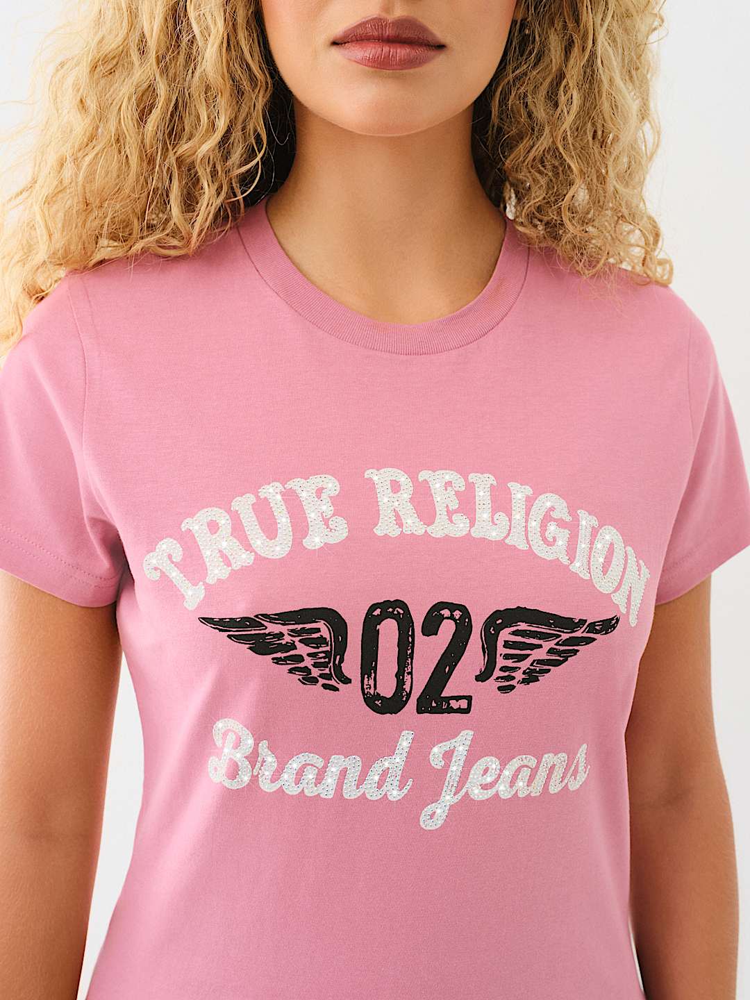 CRYSTAL ARCHED LOGO WING TEE