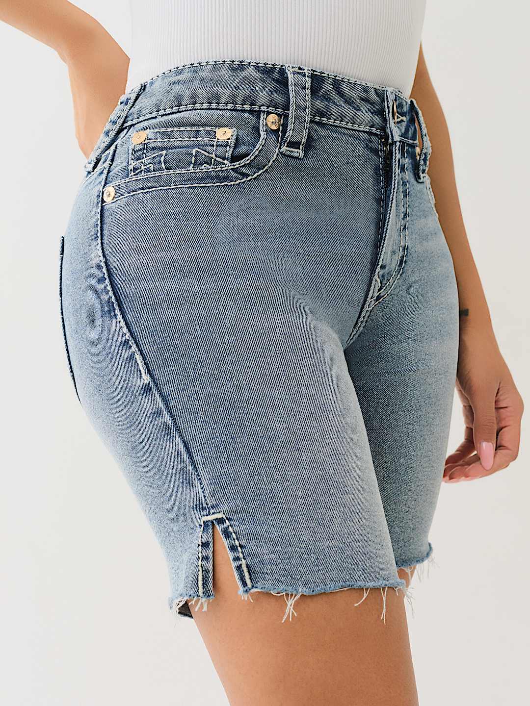 BERMUDA MID RISE BIG T SHORT, image 4