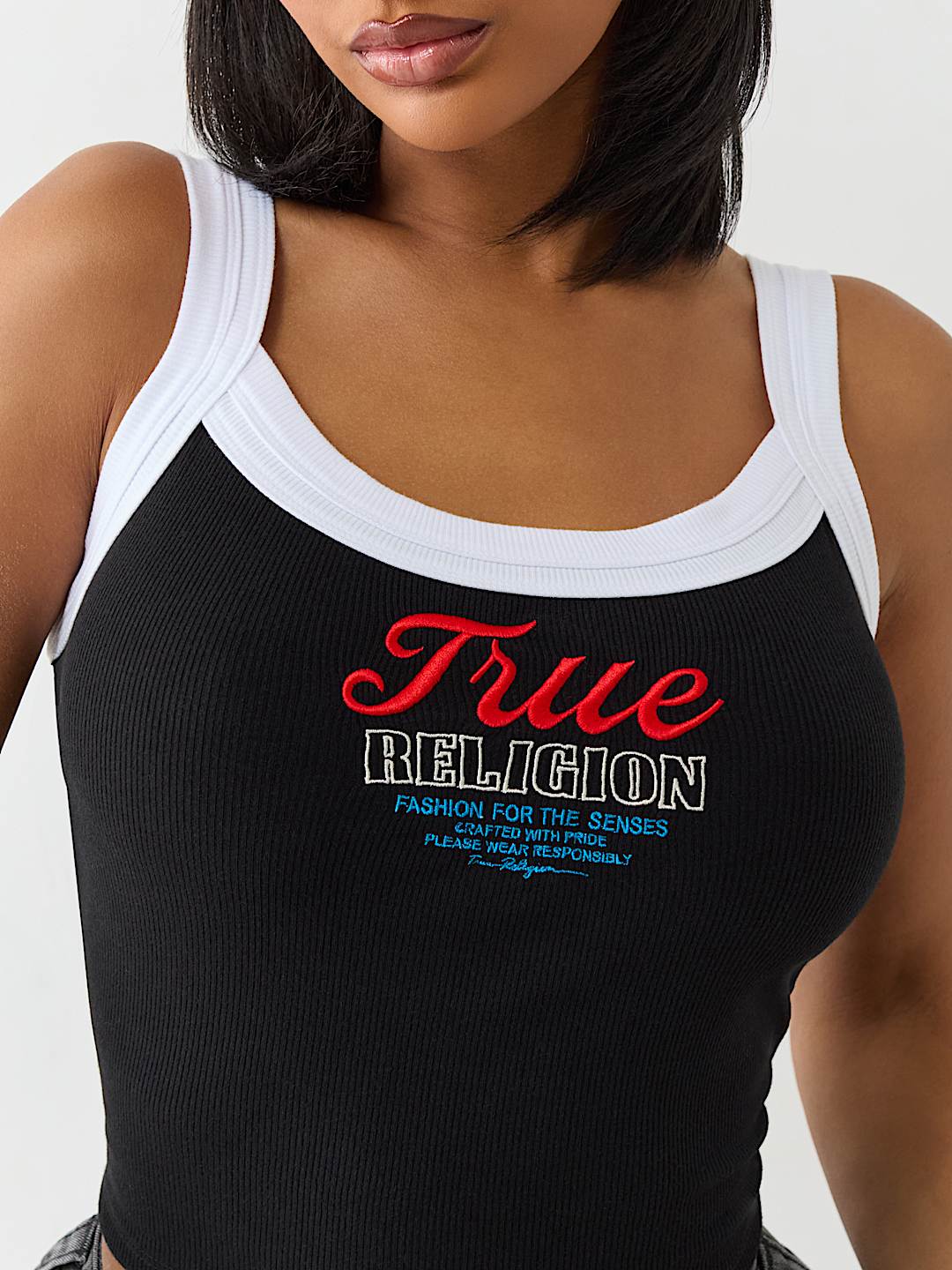 Женская рингер-майка True Religion укороченная с вышитым логотипом