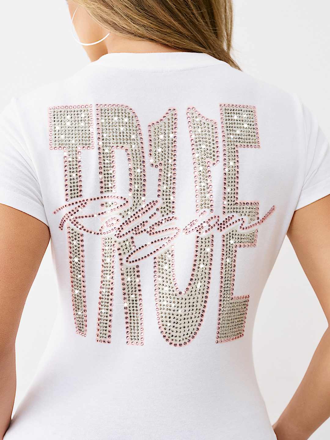 CRYSTAL TRUE LOGO V NECK TEE