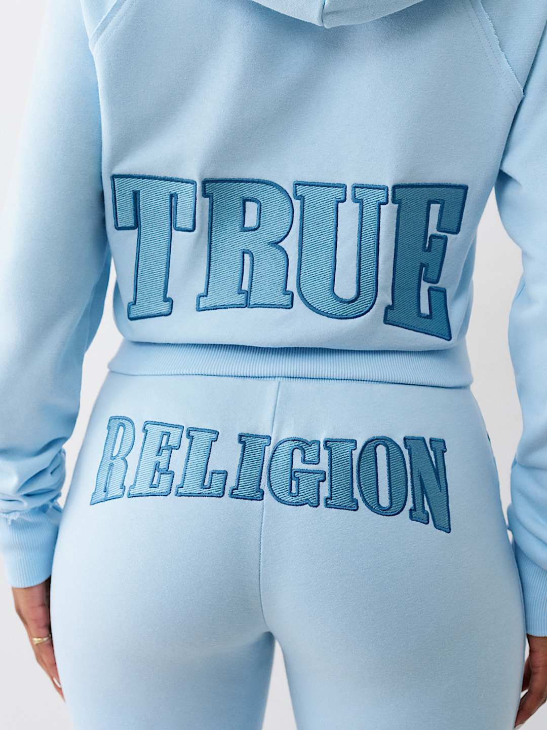EMBROIDERED TERRY V NOTCH HOODIE