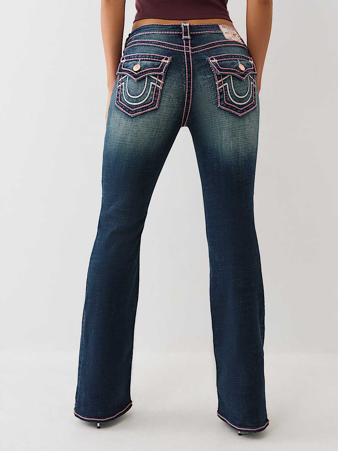 TRUE RELIGION SECTION STRAIGHT デニム TRUE RELIGION (トゥルーレリジョン)から、デニムパンツとデニム