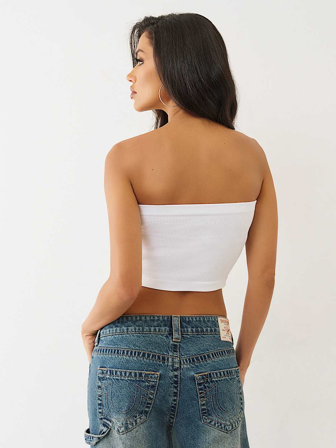 CAMISETA ACANALADA CON HERRADURA SIN COSTURAS