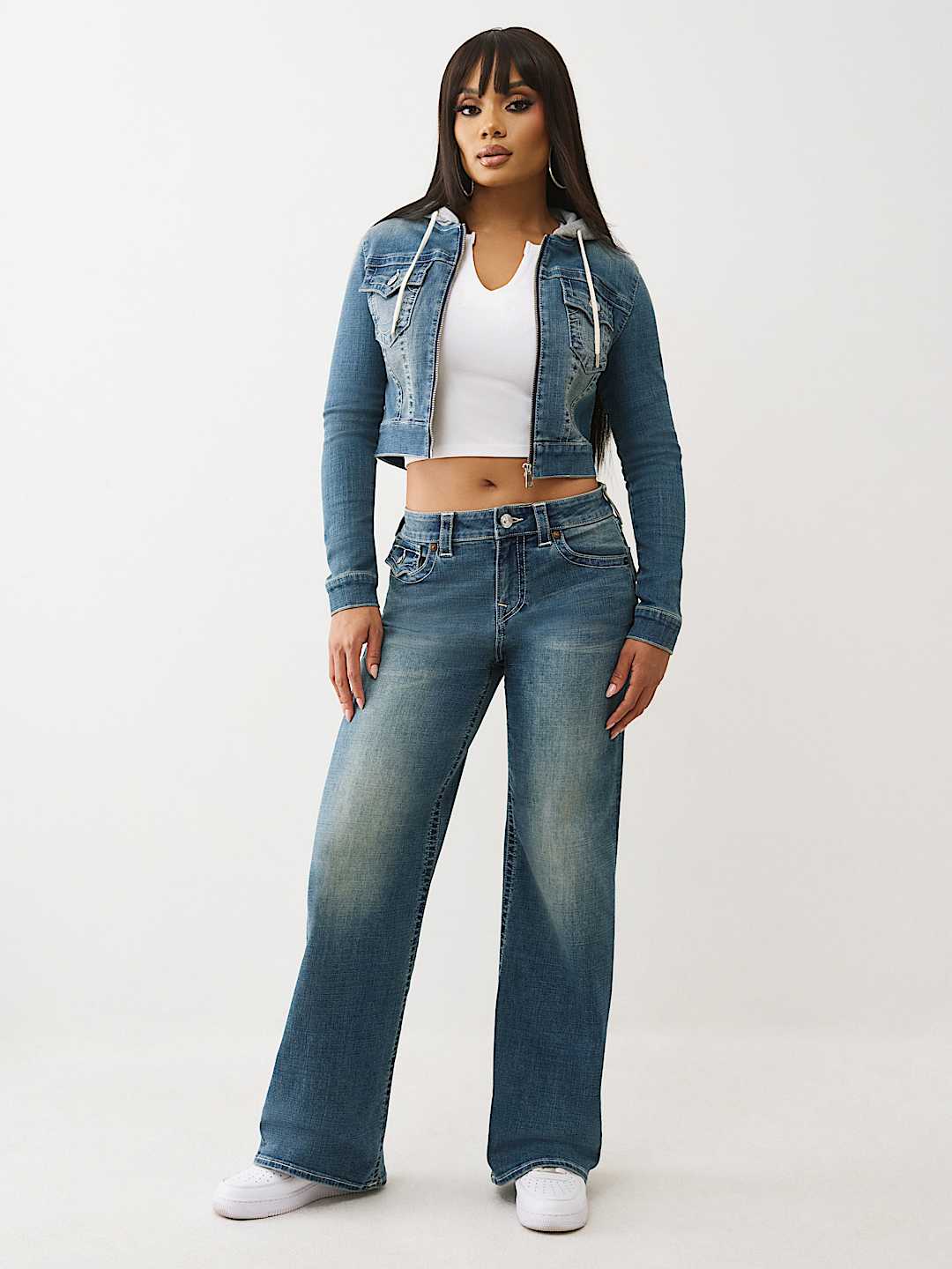 CHAQUETA RECORTADA CON CAPUCHA DE MEZCLILLA, image 3