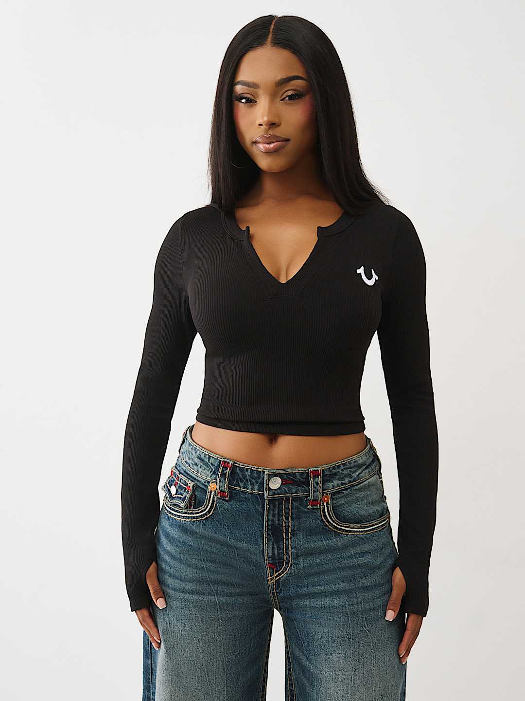 CAMISETA DE MANGA LARGA CON CUELLO EN V SIN COSTURAS, image 2