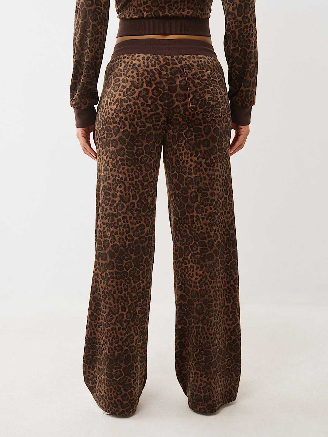 VELOUR CRYSTAL HORSESHOE STRAIGHT LEG SWEATPANT, image 4