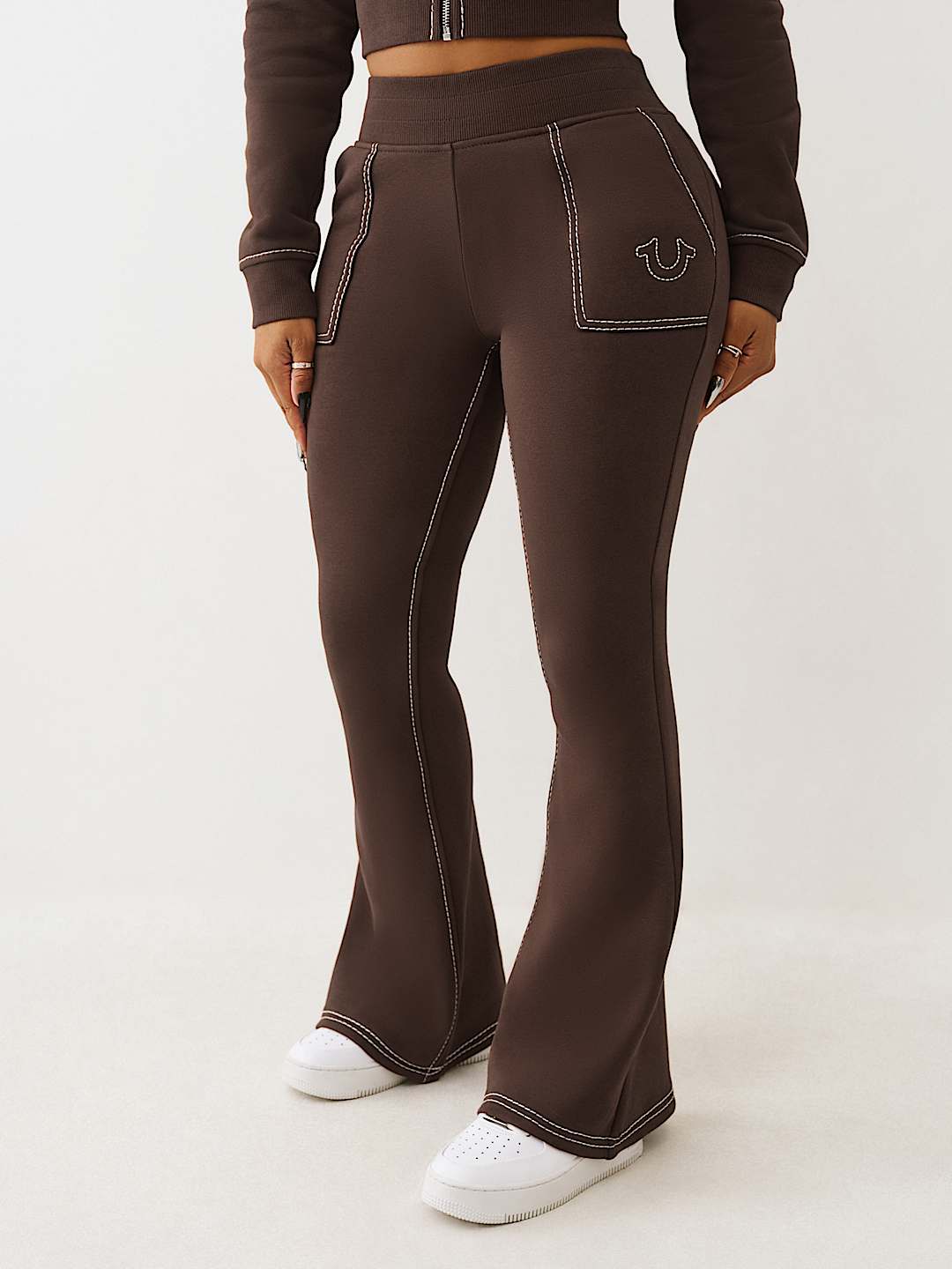 PANTALONES DEPORTIVOS ACAMPANADOS BIG T, image 1