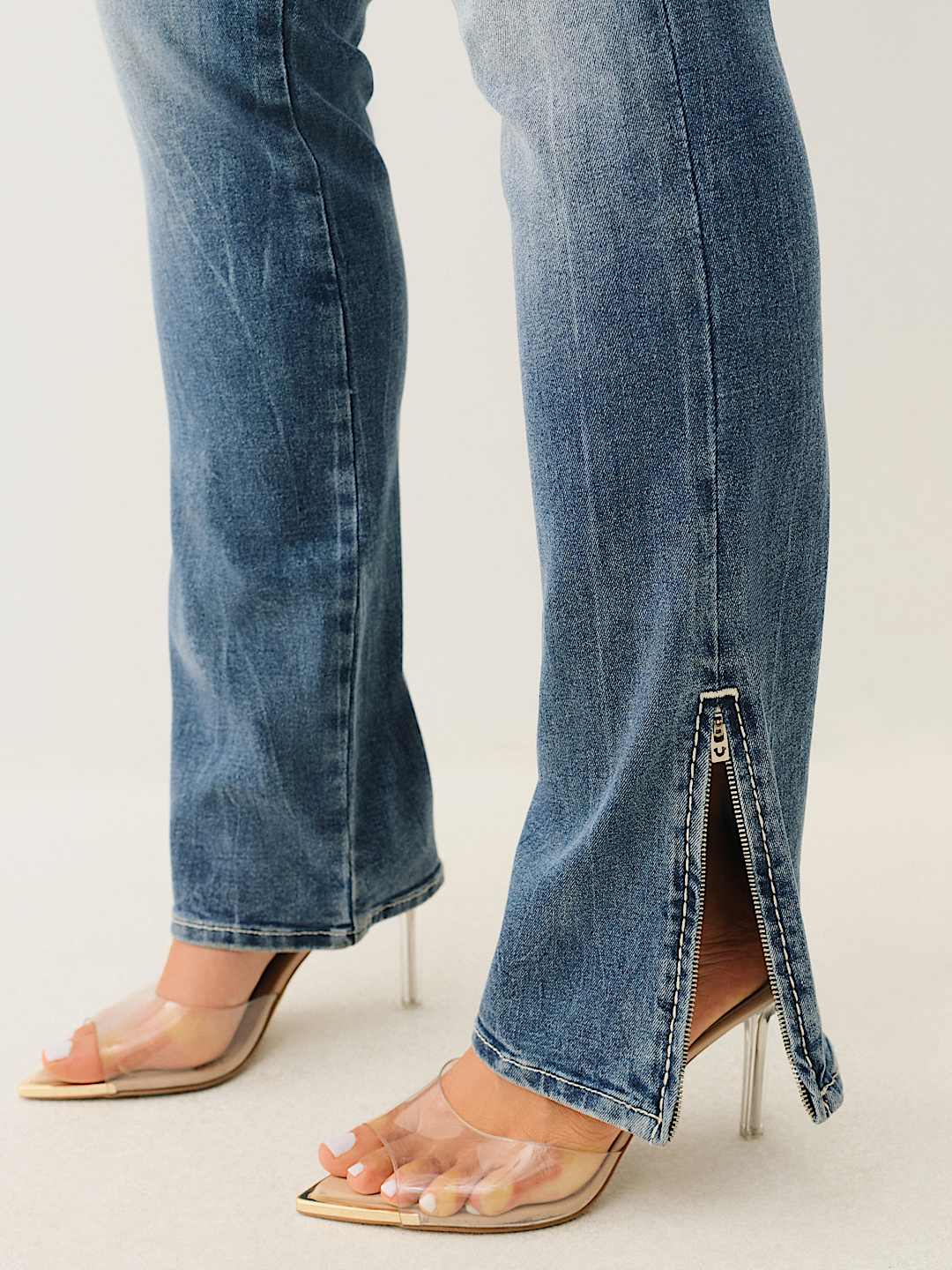 BILLIE MID RISE BIG T SPLIT HEM STRAIGHT JEAN