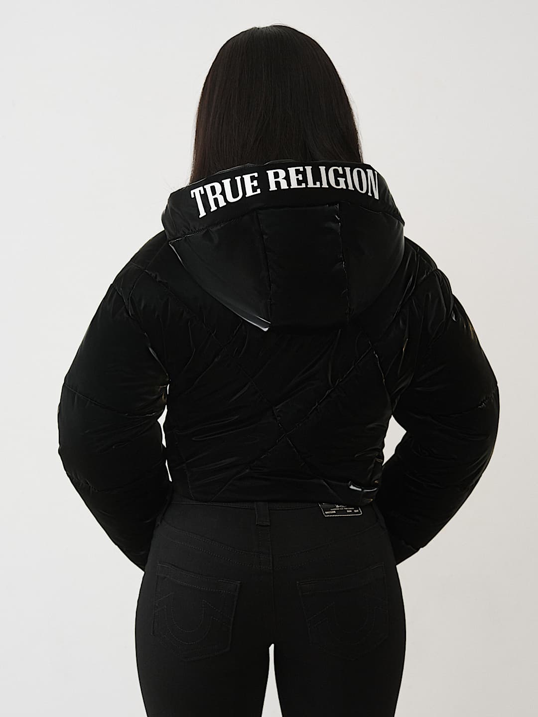 CHAQUETA ACOLCHADA DE ALTO BRILLO CON CAPUCHA, image 2