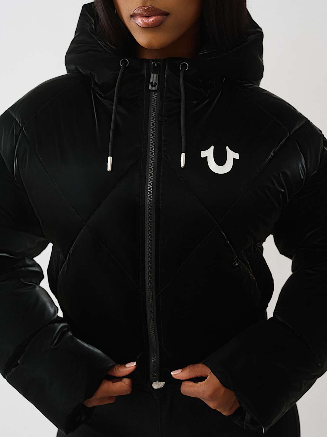 CHAQUETA ACOLCHADA DE ALTO BRILLO CON CAPUCHA, image 6