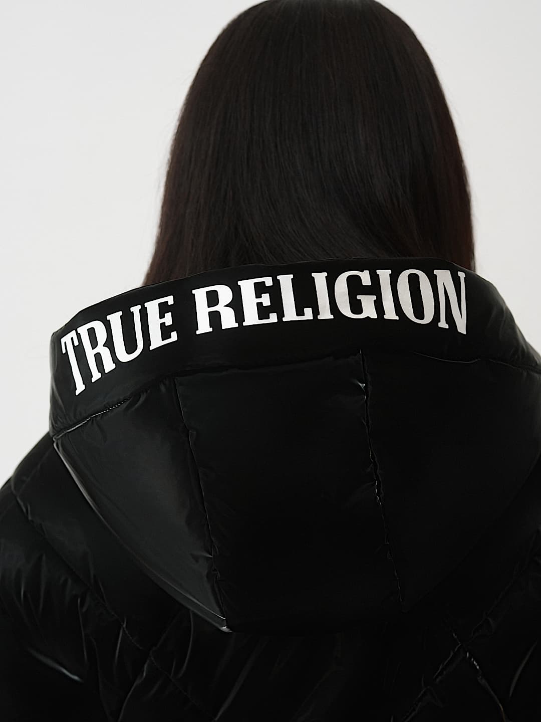 CHAQUETA ACOLCHADA DE ALTO BRILLO CON CAPUCHA, image 7