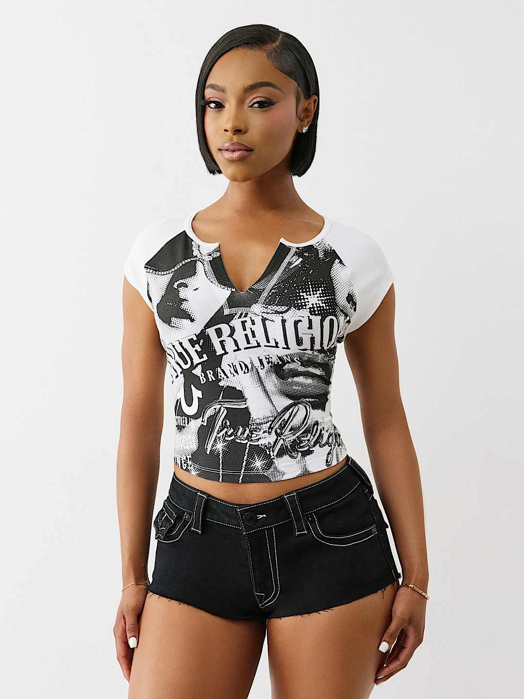 PAPARAZZI V NOTCH TEE