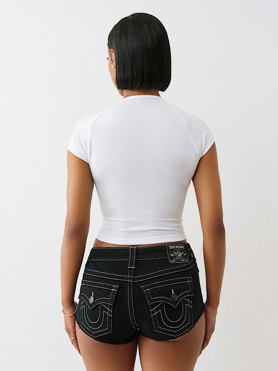 PAPARAZZI V NOTCH TEE