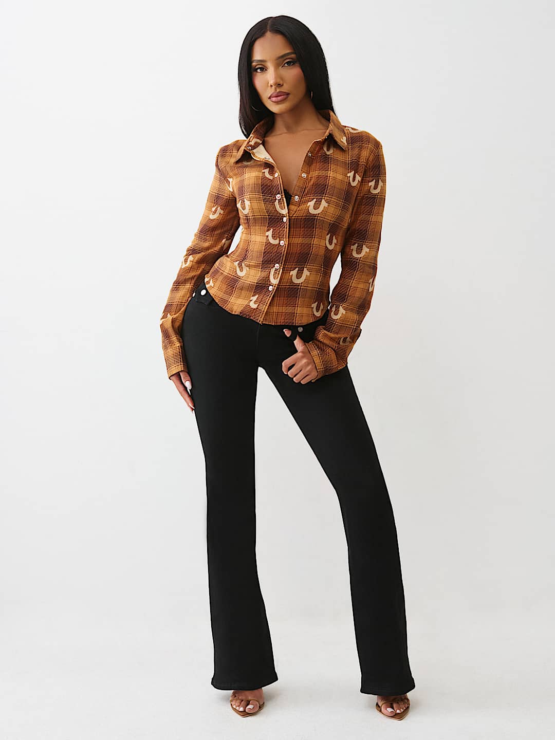 BLUSA TEJIDA A CUADROS CON HERRADURAS, image 2