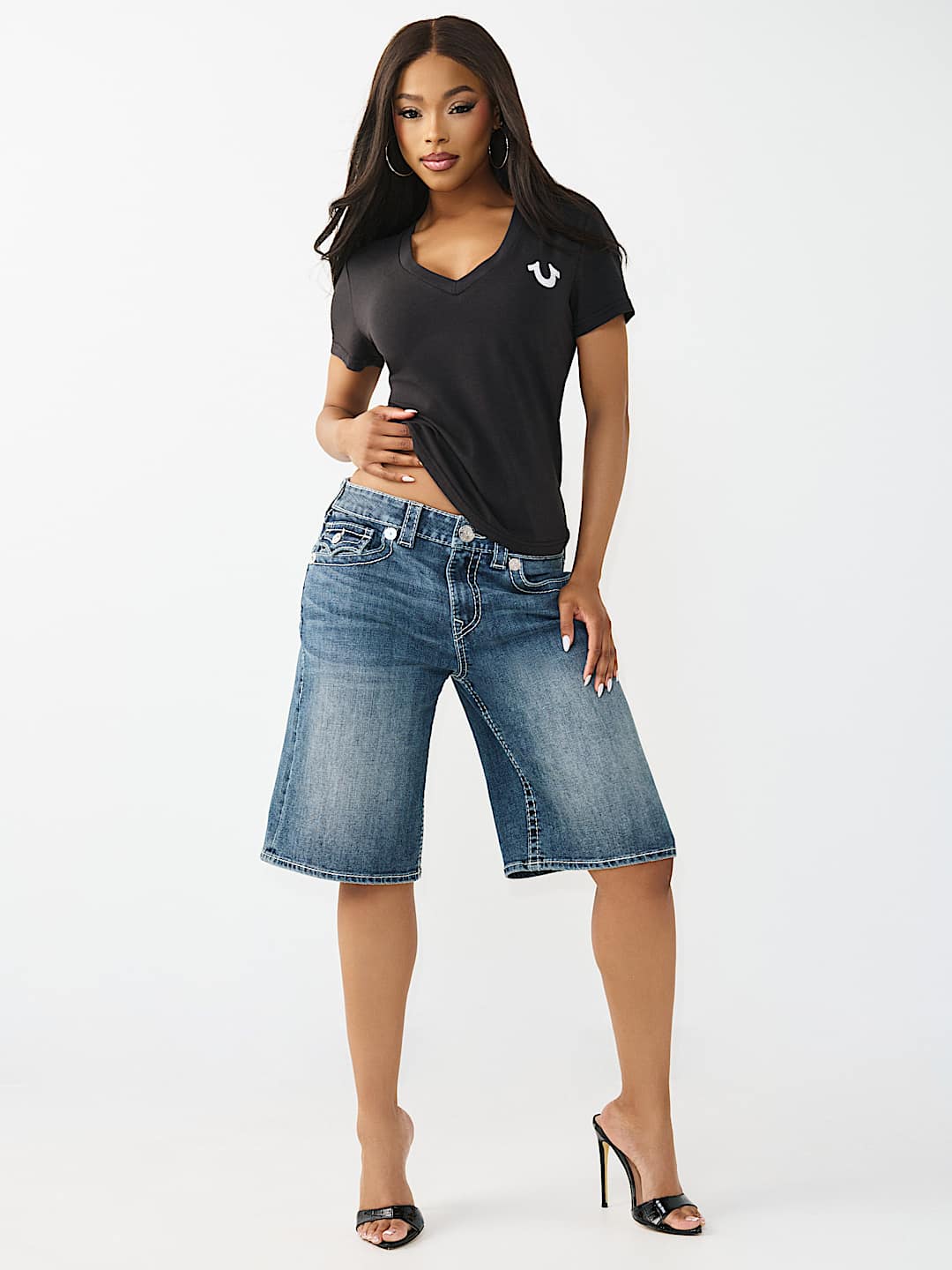 CRYSTAL V-NECK TEE, image 2