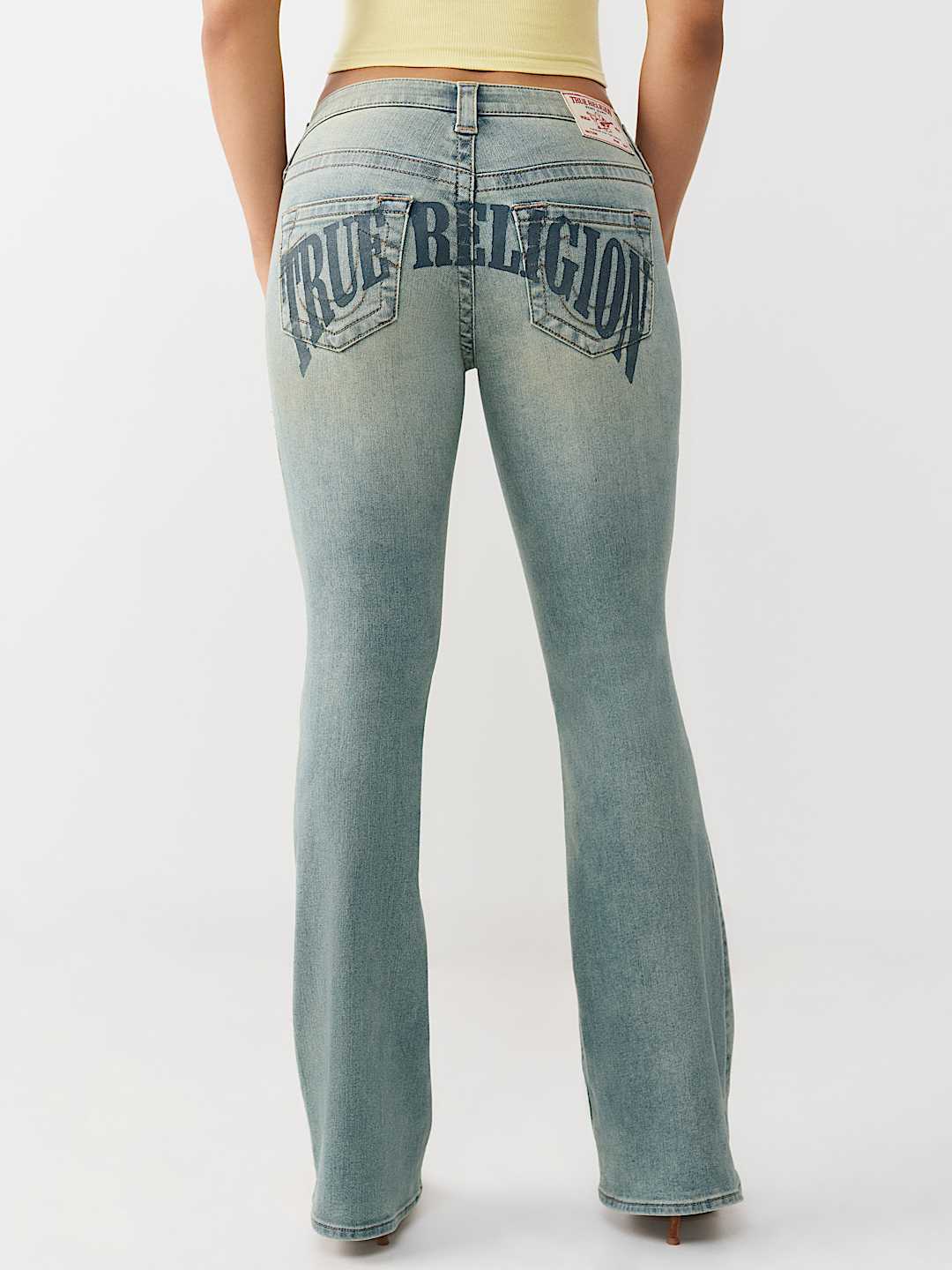Женские джинсы True Religion Becca клеш с арочным логотипом, светлая стирка
