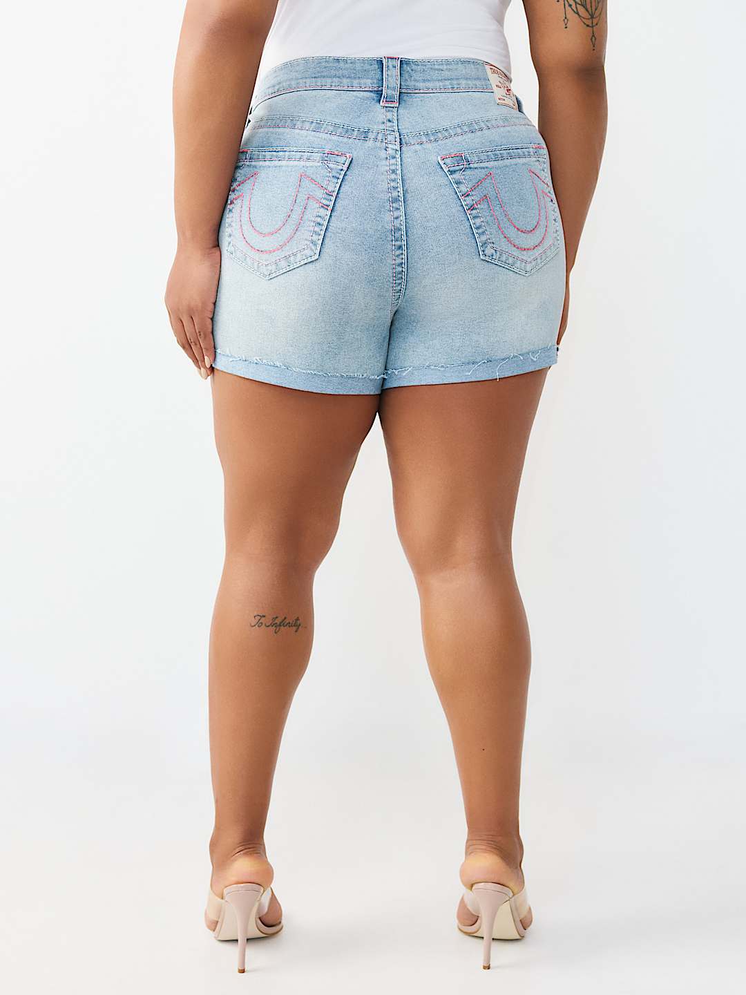 PLUS JENNIE MID RISE BIG T CURVY SHORT , image 5