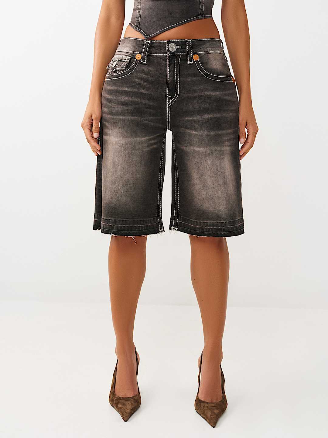 Женские джинсовые шорты True Religion Big T Flap свободного кроя, темная стирка